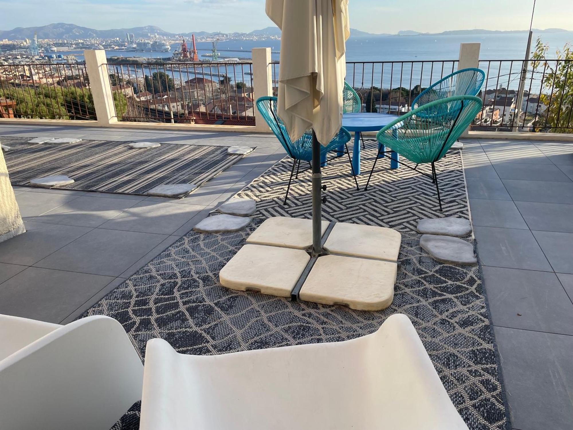 Superbe Terrasse Avec Vue Panoramique Sur La Mer Marsilya Dış mekan fotoğraf