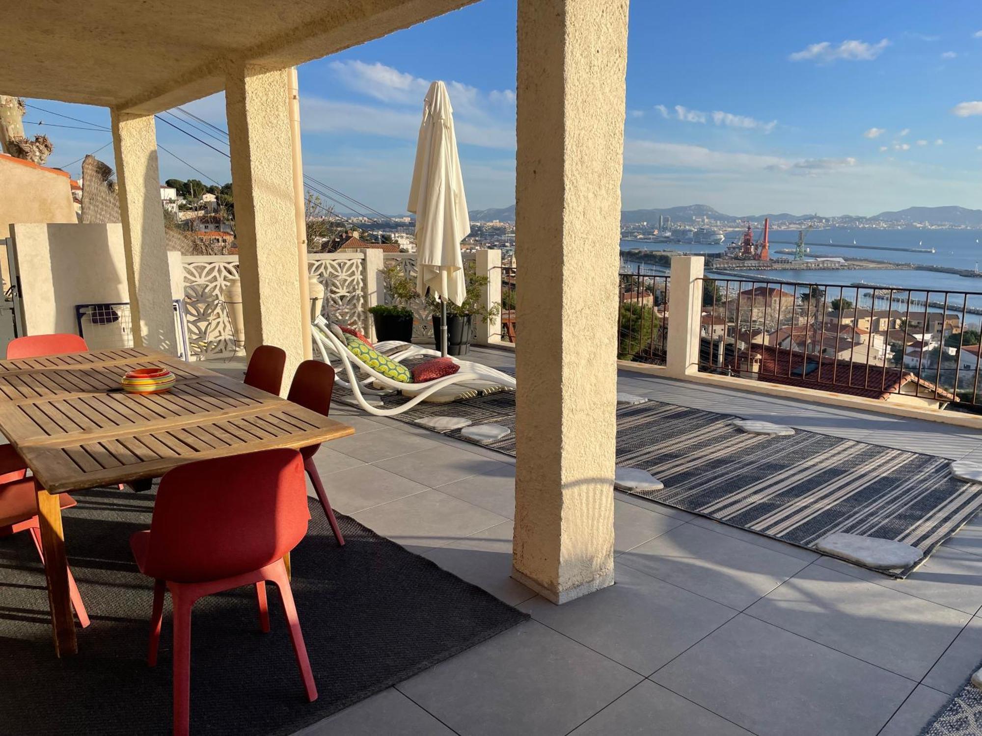 Superbe Terrasse Avec Vue Panoramique Sur La Mer Marsilya Dış mekan fotoğraf