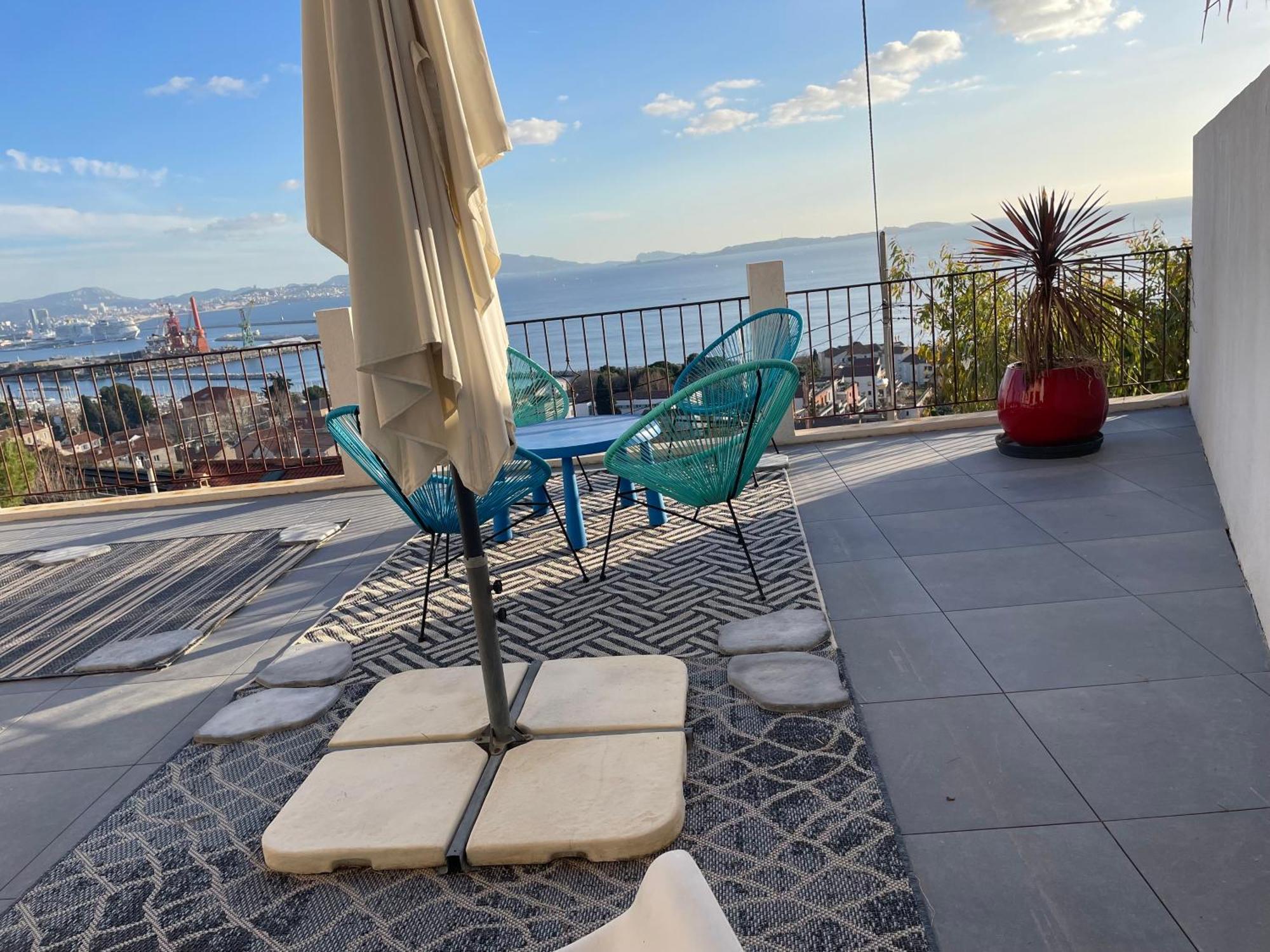 Superbe Terrasse Avec Vue Panoramique Sur La Mer Marsilya Dış mekan fotoğraf