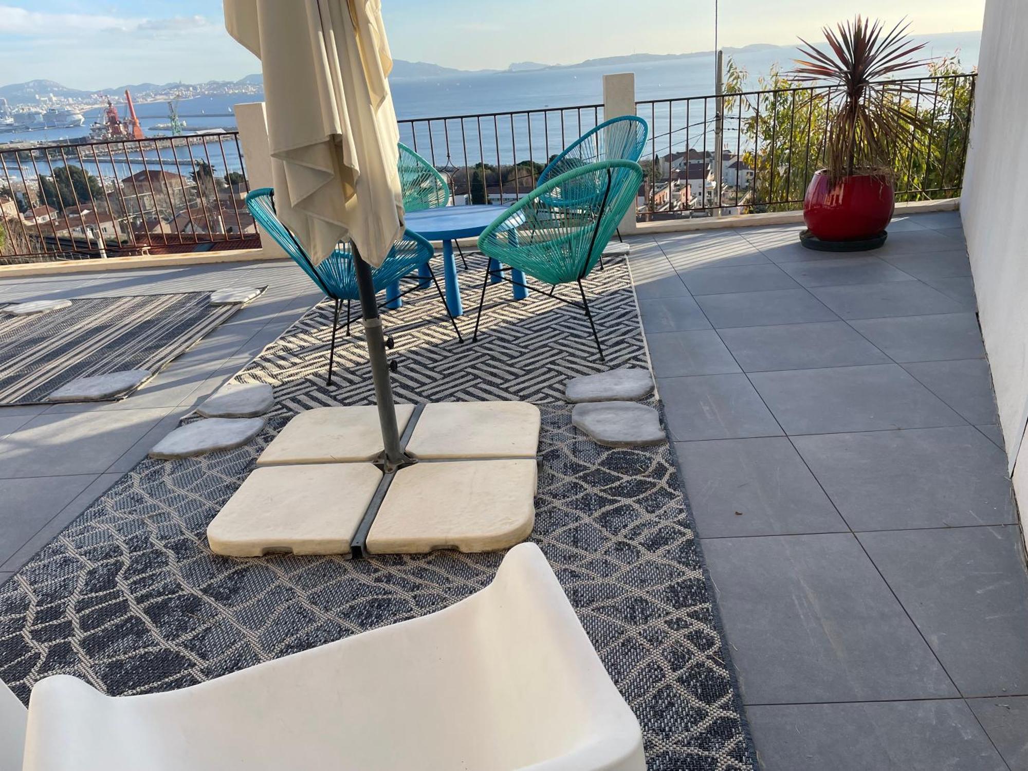 Superbe Terrasse Avec Vue Panoramique Sur La Mer Marsilya Dış mekan fotoğraf