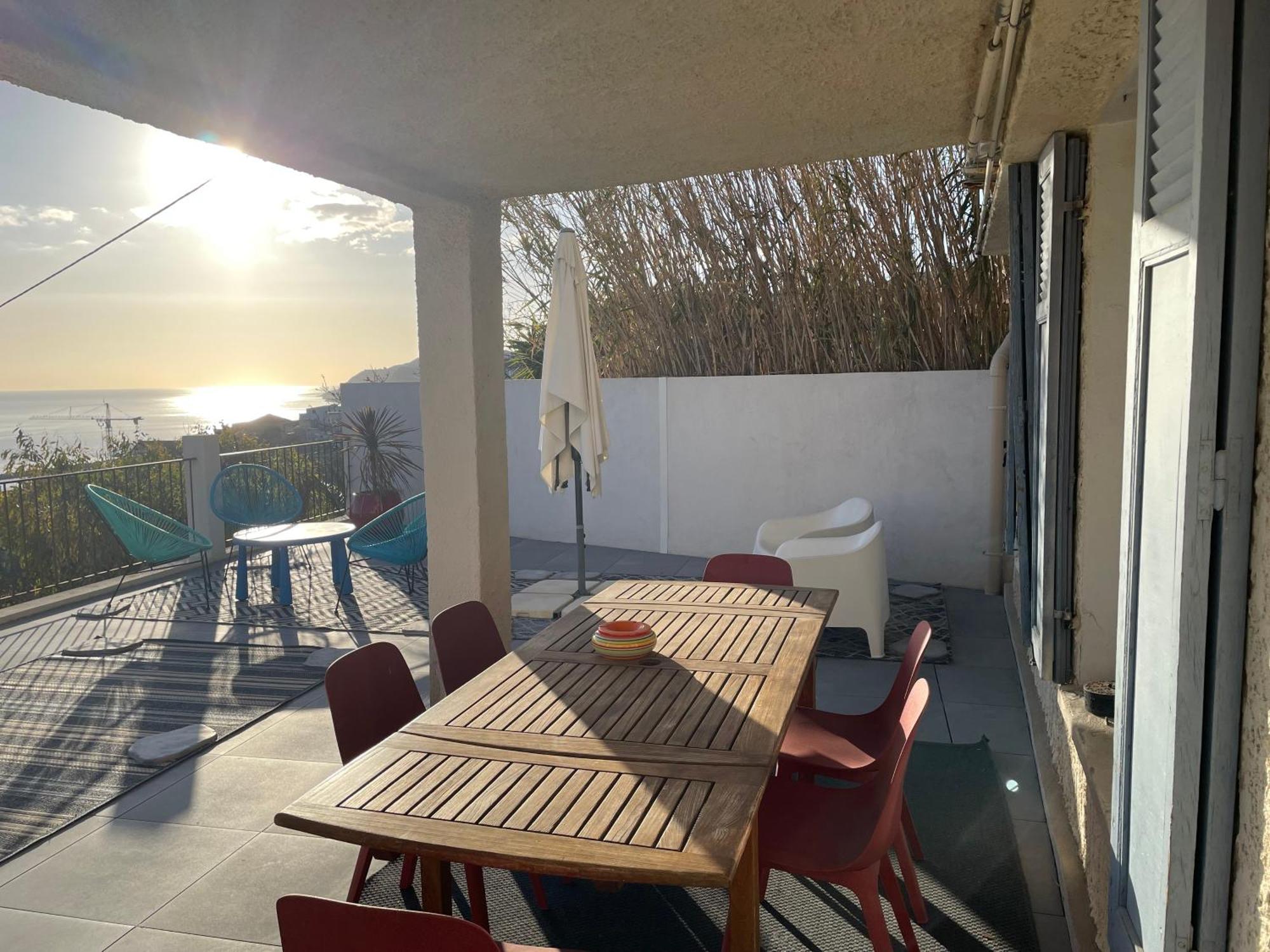 Superbe Terrasse Avec Vue Panoramique Sur La Mer Marsilya Dış mekan fotoğraf