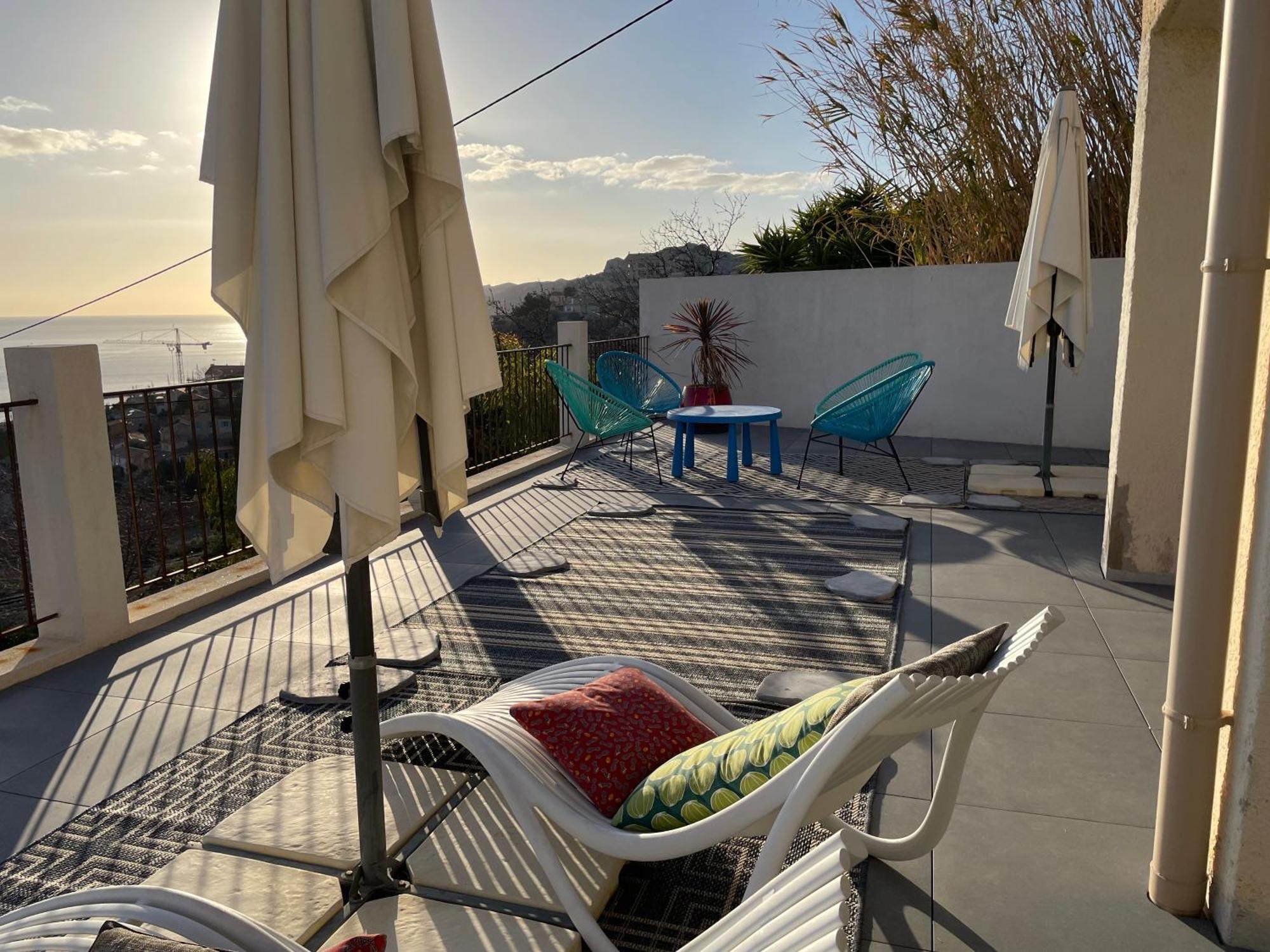 Superbe Terrasse Avec Vue Panoramique Sur La Mer Marsilya Dış mekan fotoğraf