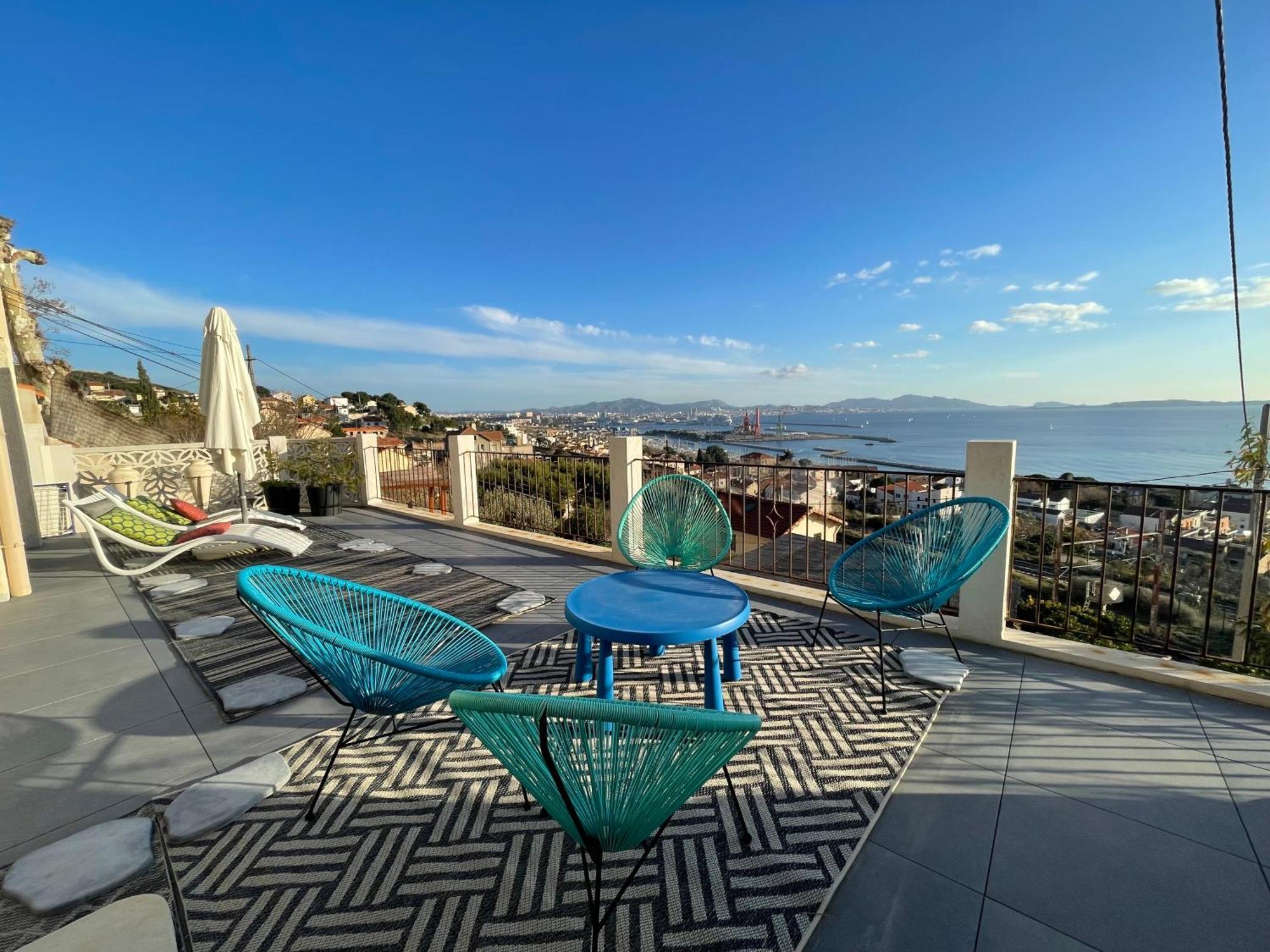 Superbe Terrasse Avec Vue Panoramique Sur La Mer Marsilya Dış mekan fotoğraf
