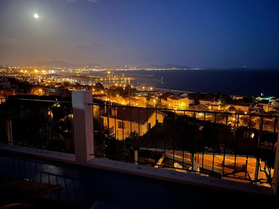 Superbe Terrasse Avec Vue Panoramique Sur La Mer Marsilya Dış mekan fotoğraf